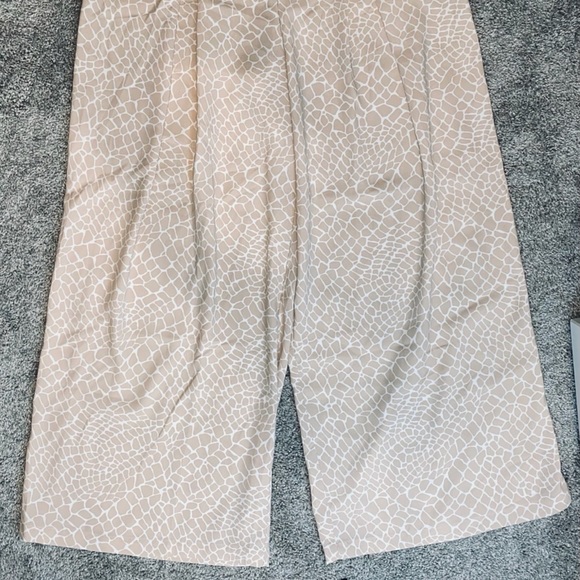 Giraffe Print Flowy Pants - Picture 8 of 8